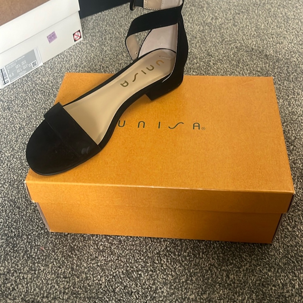 Unisa sandals